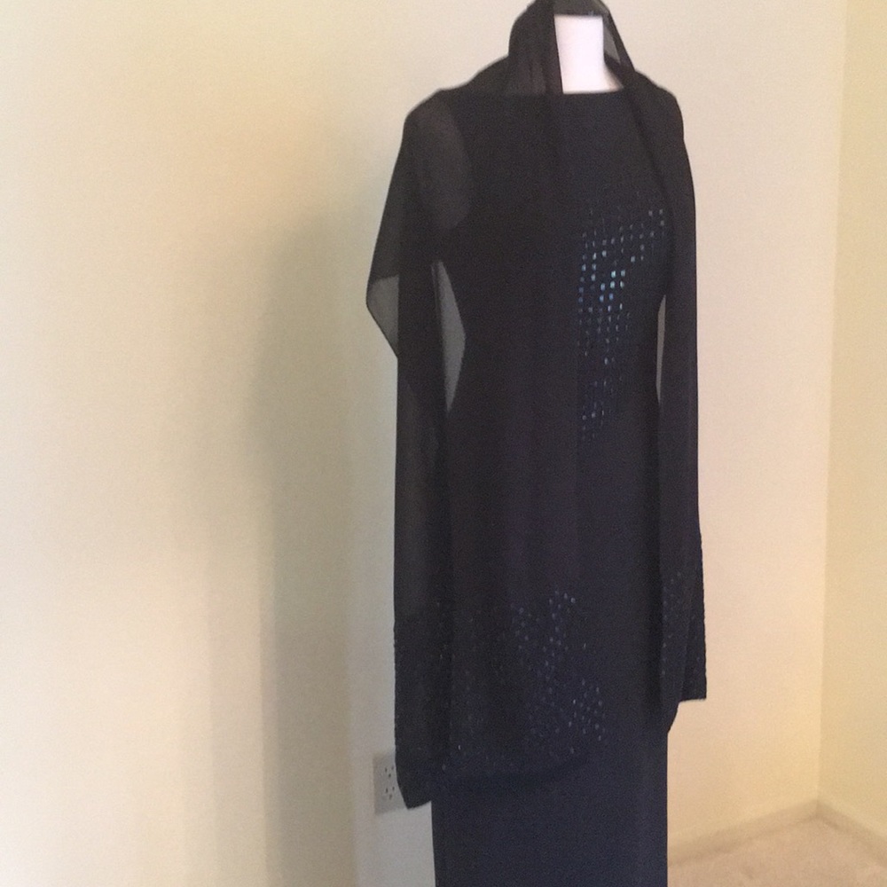 Silk evening gown beadwork & matching wrap.🍸